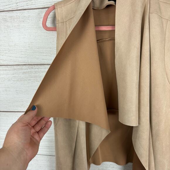 BLVD Women's Faux Suede Tan Sleeveless Fall Vest Size Small/Medium - Picture 4 of 9